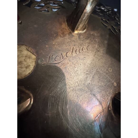 International Silver Company 3 Footed Scalloped "LOVELACE" Candy / Trinket Dish - Picture 3 of 3